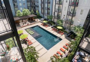 Artisan Twickenham Square Apartments in huntsville, AL